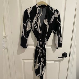 BCBG Maxazria black and white all over print stretch wrap dress size small